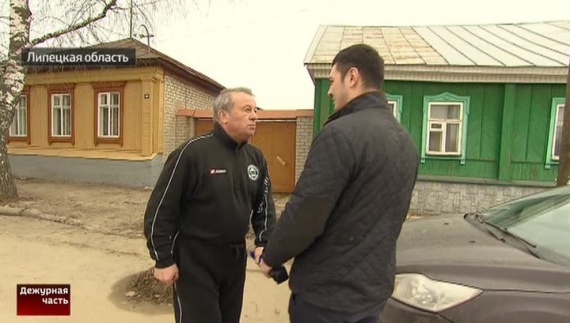 Экс-мэр из Липецкой области напал с тесаком на корреспондентов