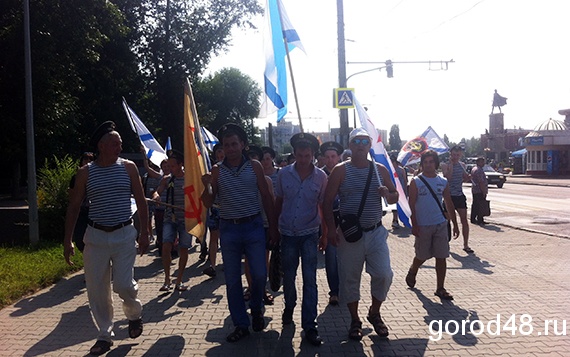 За ВМФ! За Путина! За Крым! – Ура! Ура! Ура